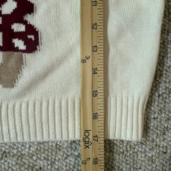 Hollister Mushroom Vest Tank Top Sweater Size Medium, White - Picture 9 of 9